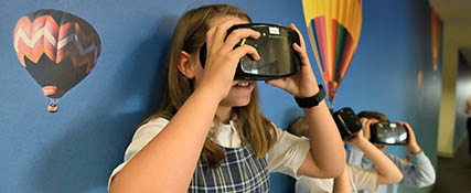 Students Vr Hallway